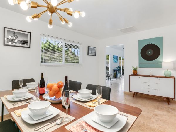 Palm Springs Home 991343