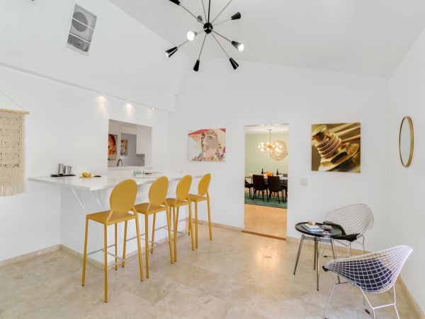 Palm Springs Home 991343