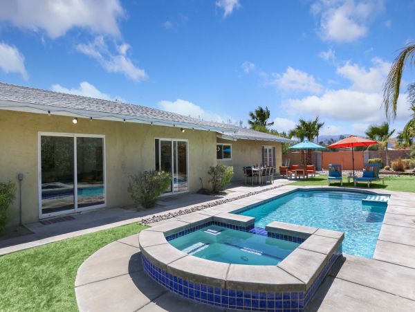 Palm Springs Home 991343