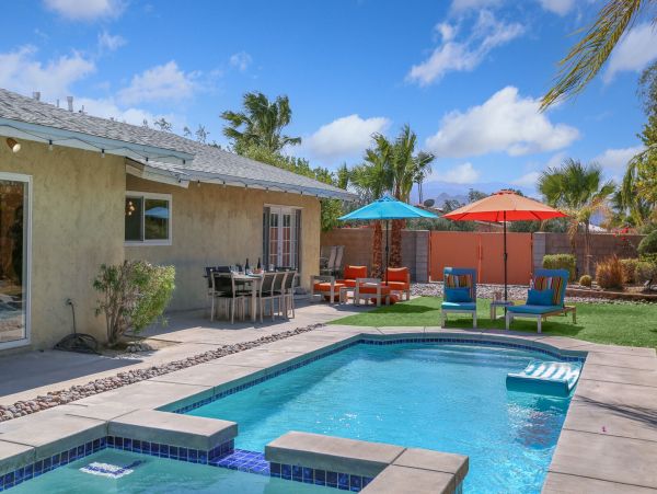 Palm Springs Home 991343