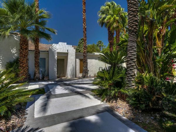 Palm Springs Home 991347