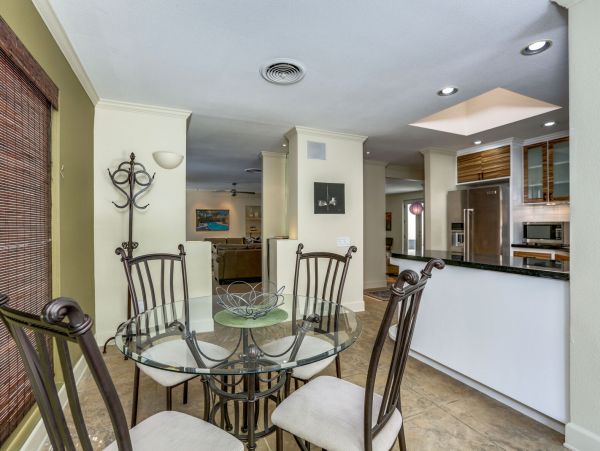 Palm Springs Home 991347