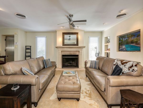 Palm Springs Home 991347