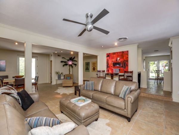 Palm Springs Home 991347