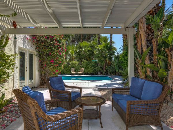 Palm Springs Home 991347