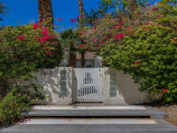 Palm Springs Home 991347