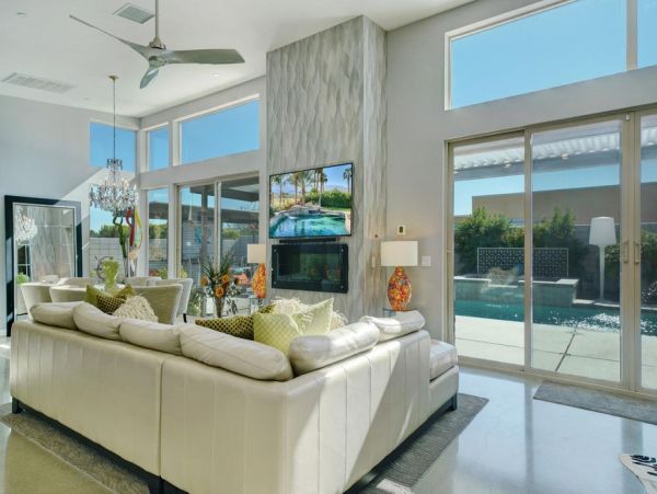 Palm Springs Home 991354