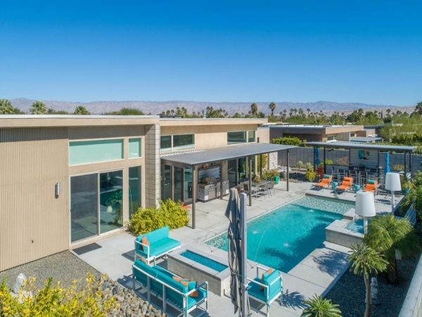 Palm Springs Home 991354