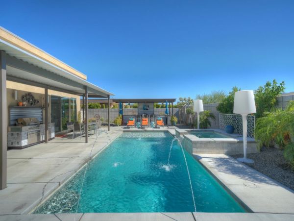 Palm Springs Home 991354