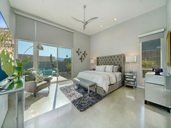 Palm Springs Home 991354