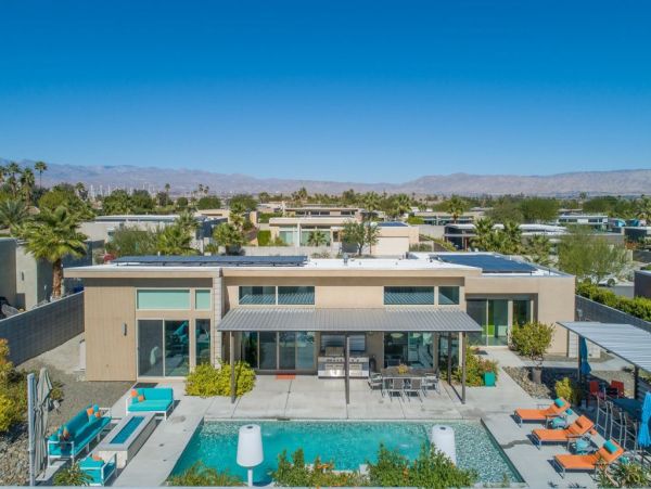 Palm Springs Home 991354