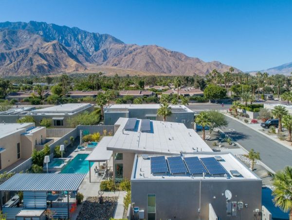 Palm Springs Home 991354