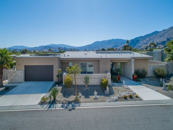 Palm Springs Home 991354
