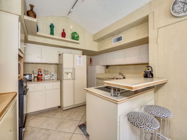 Palm Springs Home 991355