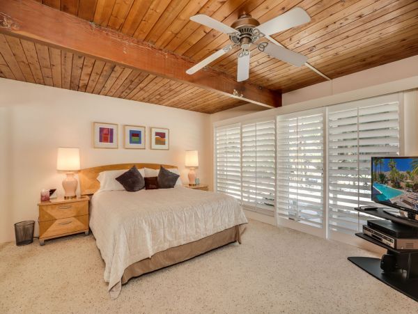 Palm Springs Home 991355