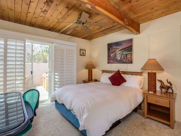 Palm Springs Home 991355