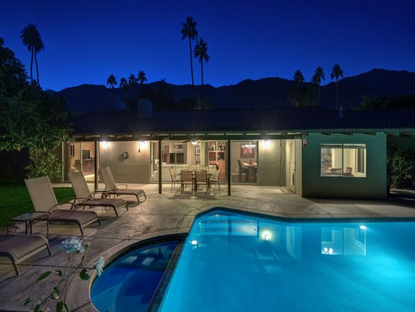 Palm Springs Home 991356