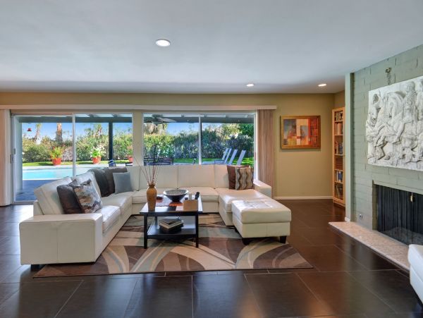Palm Springs Home 991356