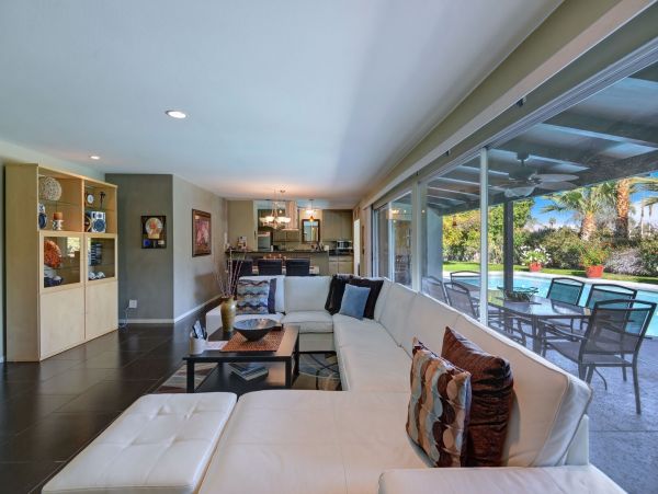Palm Springs Home 991356