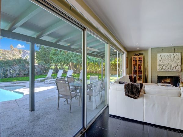 Palm Springs Home 991356
