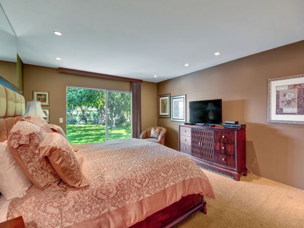 Palm Springs Home 991356