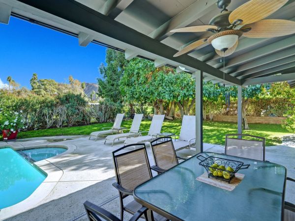 Palm Springs Home 991356