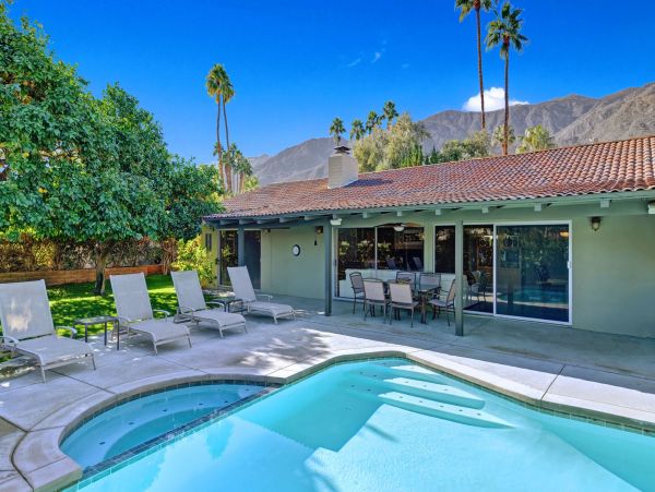 Palm Springs Home 991356