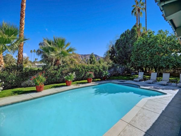 Palm Springs Home 991356