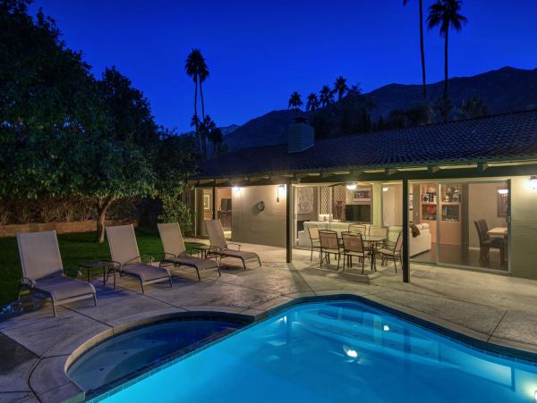 Palm Springs Home 991356
