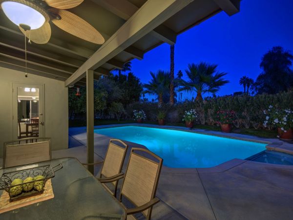 Palm Springs Home 991356