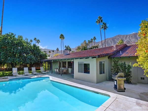 Palm Springs Home 991356