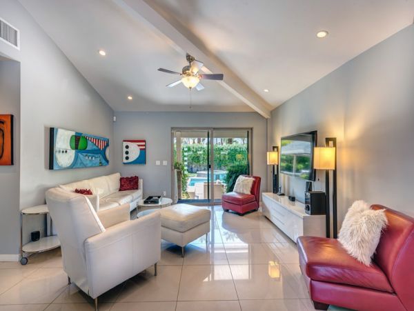 Palm Springs Home 991359