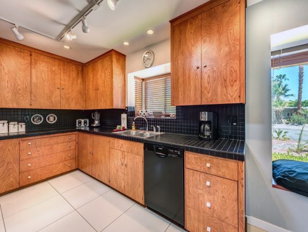 Palm Springs Home 991359