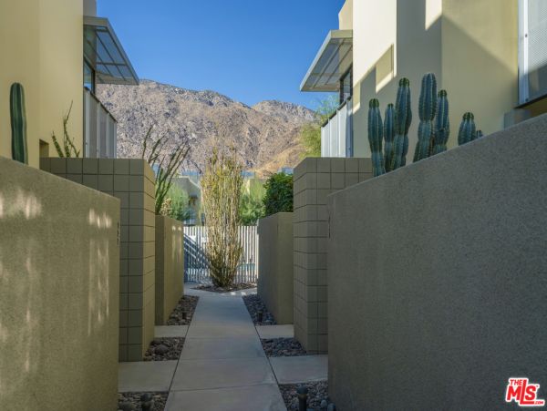 Palm Springs Home 991361