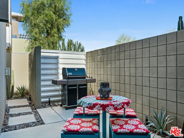 Palm Springs Home 991361