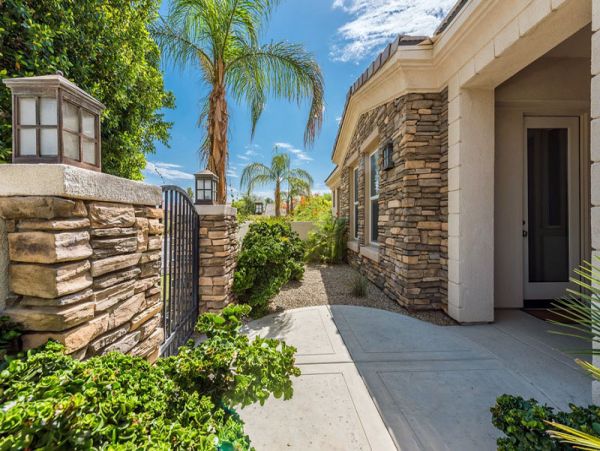 Palm Springs Home 991369