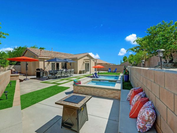 Palm Springs Home 991370