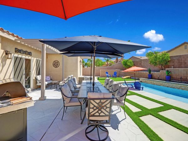 Palm Springs Home 991370