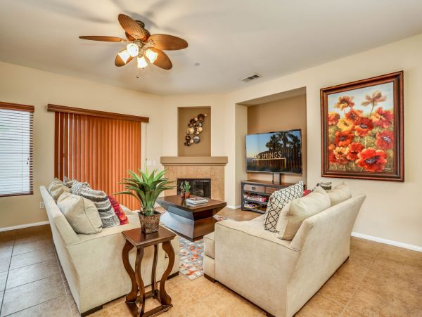 Palm Springs Home 991370