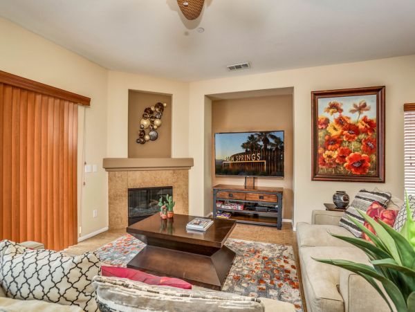 Palm Springs Home 991370