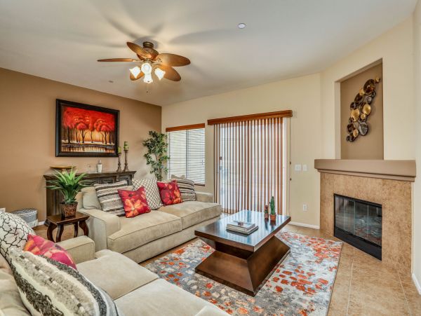 Palm Springs Home 991370