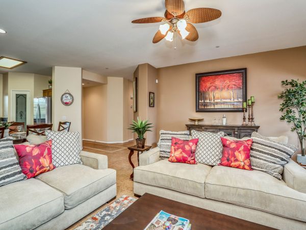 Palm Springs Home 991370