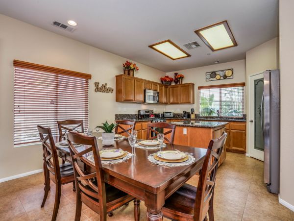 Palm Springs Home 991370