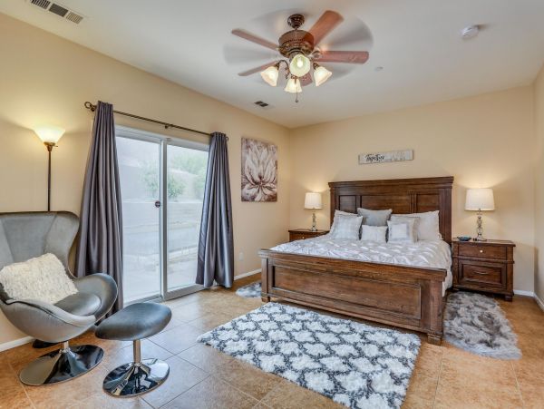 Palm Springs Home 991370
