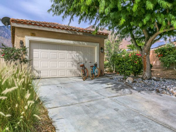 Palm Springs Home 991370