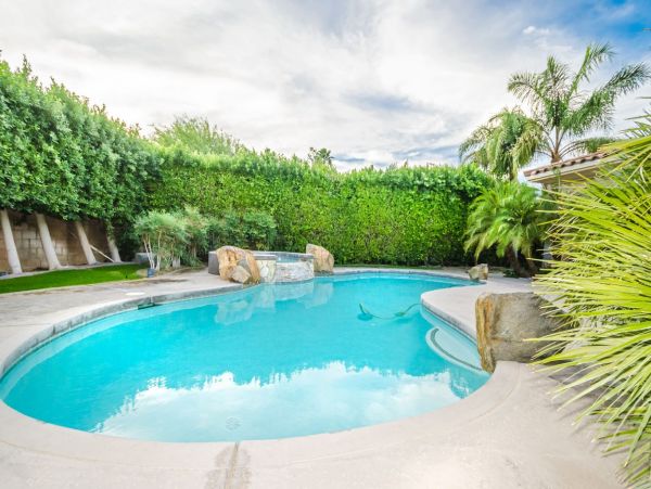 Palm Springs Home 991372