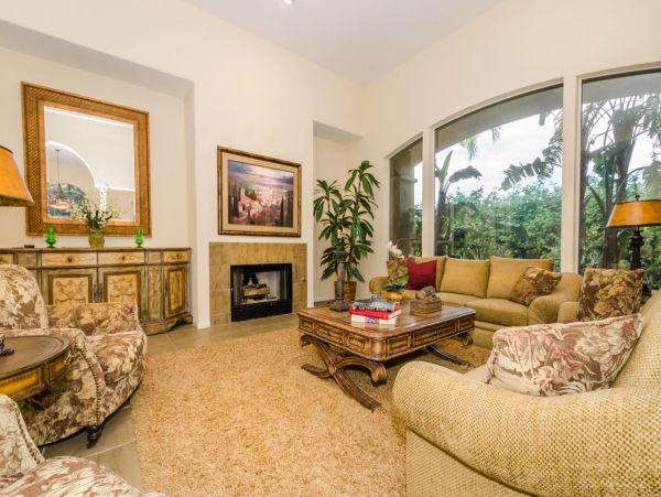 Palm Springs Home 991372