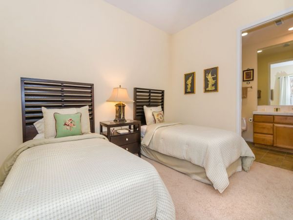 Palm Springs Home 991372