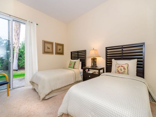 Palm Springs Home 991372