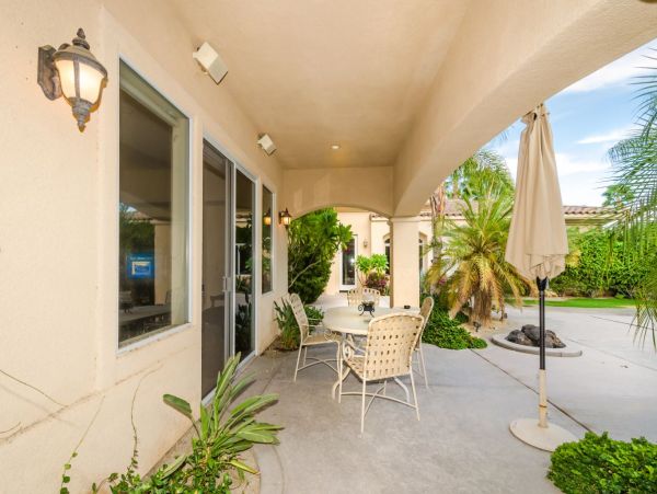 Palm Springs Home 991372